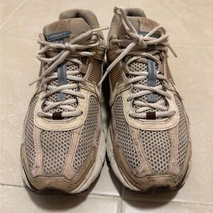 Nike Zoom Vomero 5 Oatmeal Size 8 US Men / 9.5 US Women